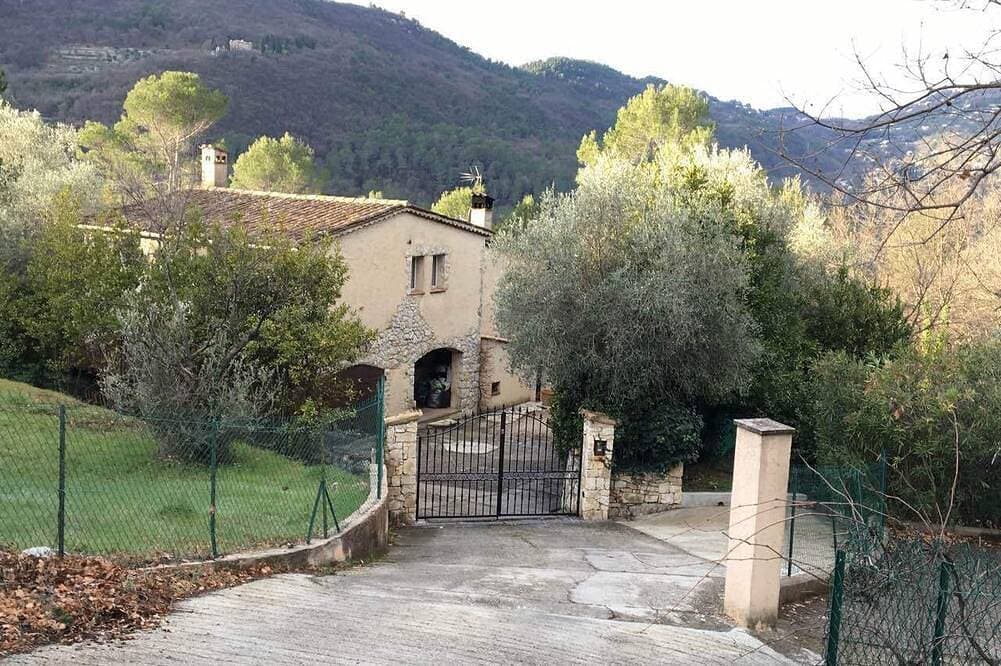 Foto 12 von 30: Animaux Acceptés, Villa Familiale Privée Avec Piscine, Parking et Charme