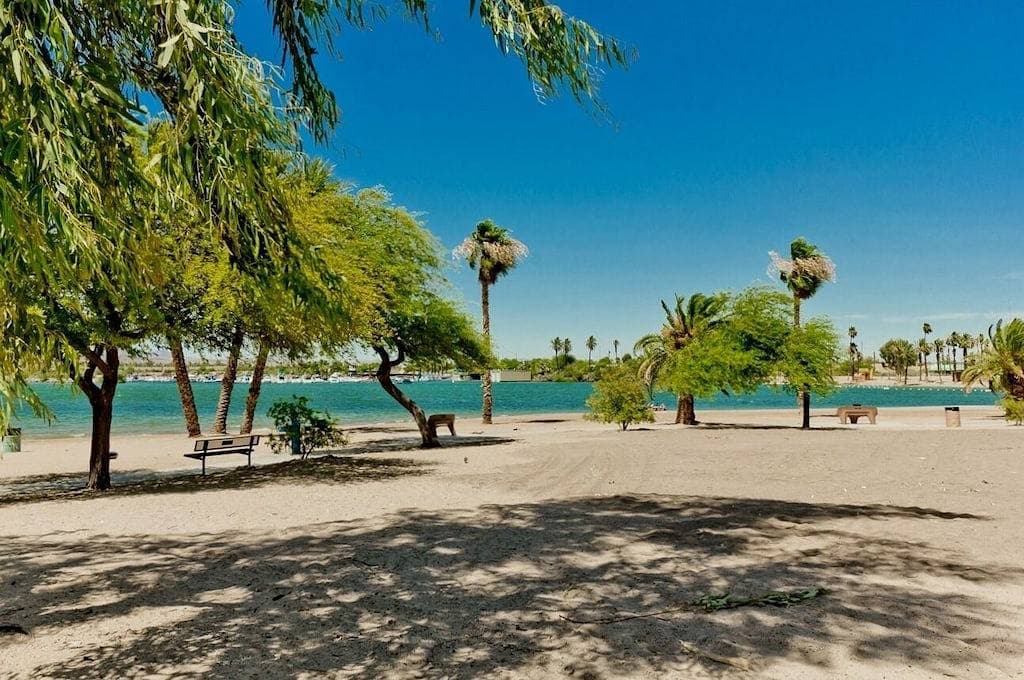 Foto 4 von 33: Lake Views! Upscale Private Villa