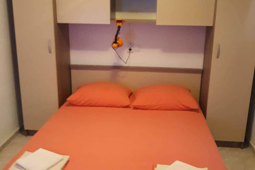 Limuni 2-Zimmer-Wohnung mit Terrasse 1