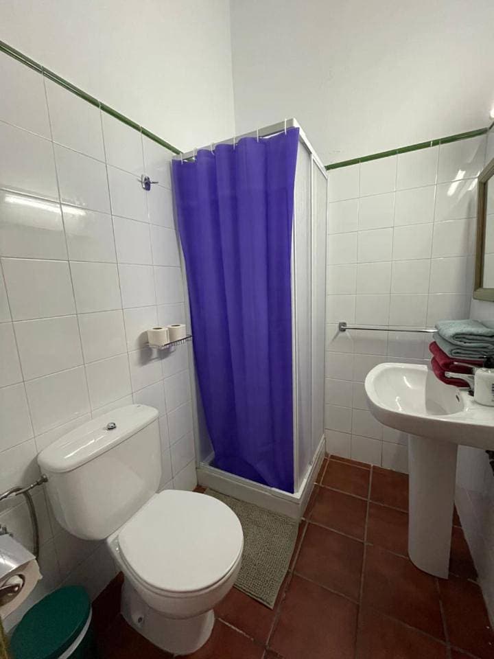 Foto 12 von 13: Twin Room with Private Bathroom