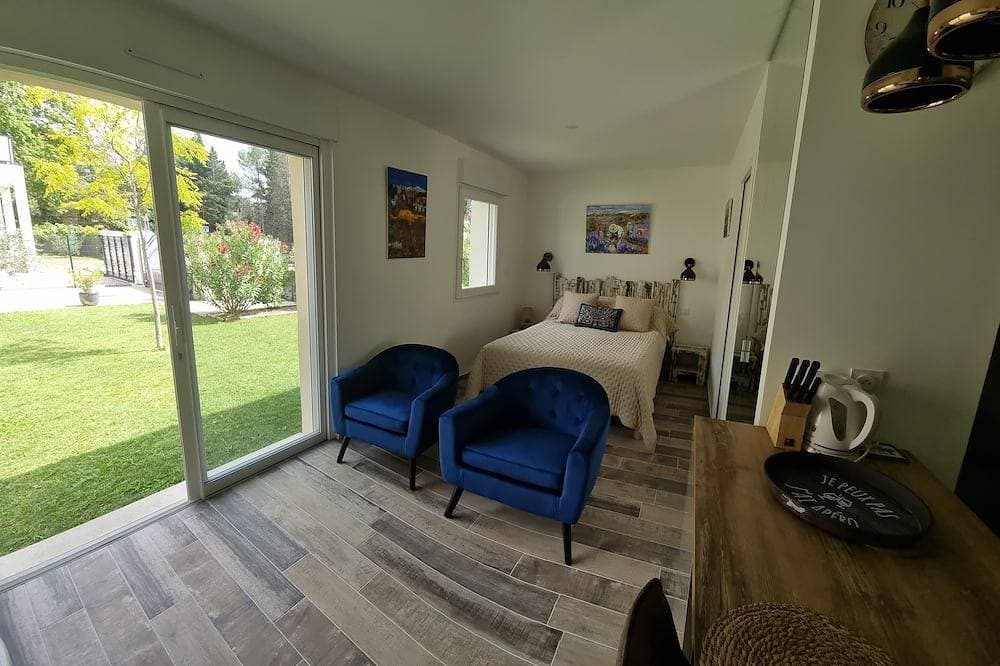 Foto 2 von 11: Charmant Studio de 22 m² Avec Terrasse de 13 m² et spa Spacieux Sous Pergola