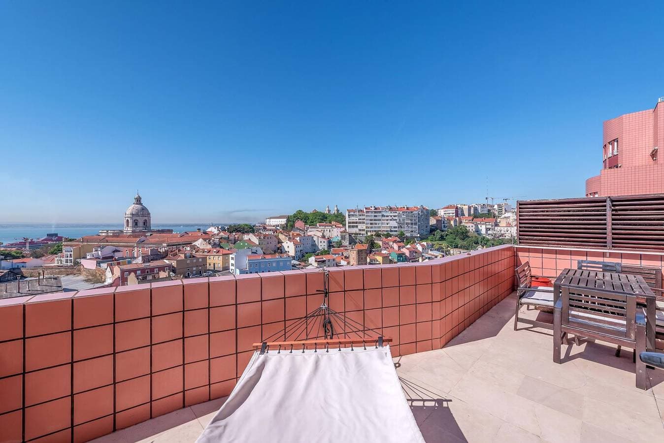 Foto 6 von 34: Ferienwohnung für 4 Personen mit Terrasse