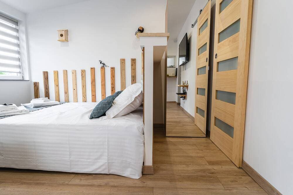 Foto 6 von 30: Apartment-Deluxe-Ensuite mit Dusche-Blick auf den Hof