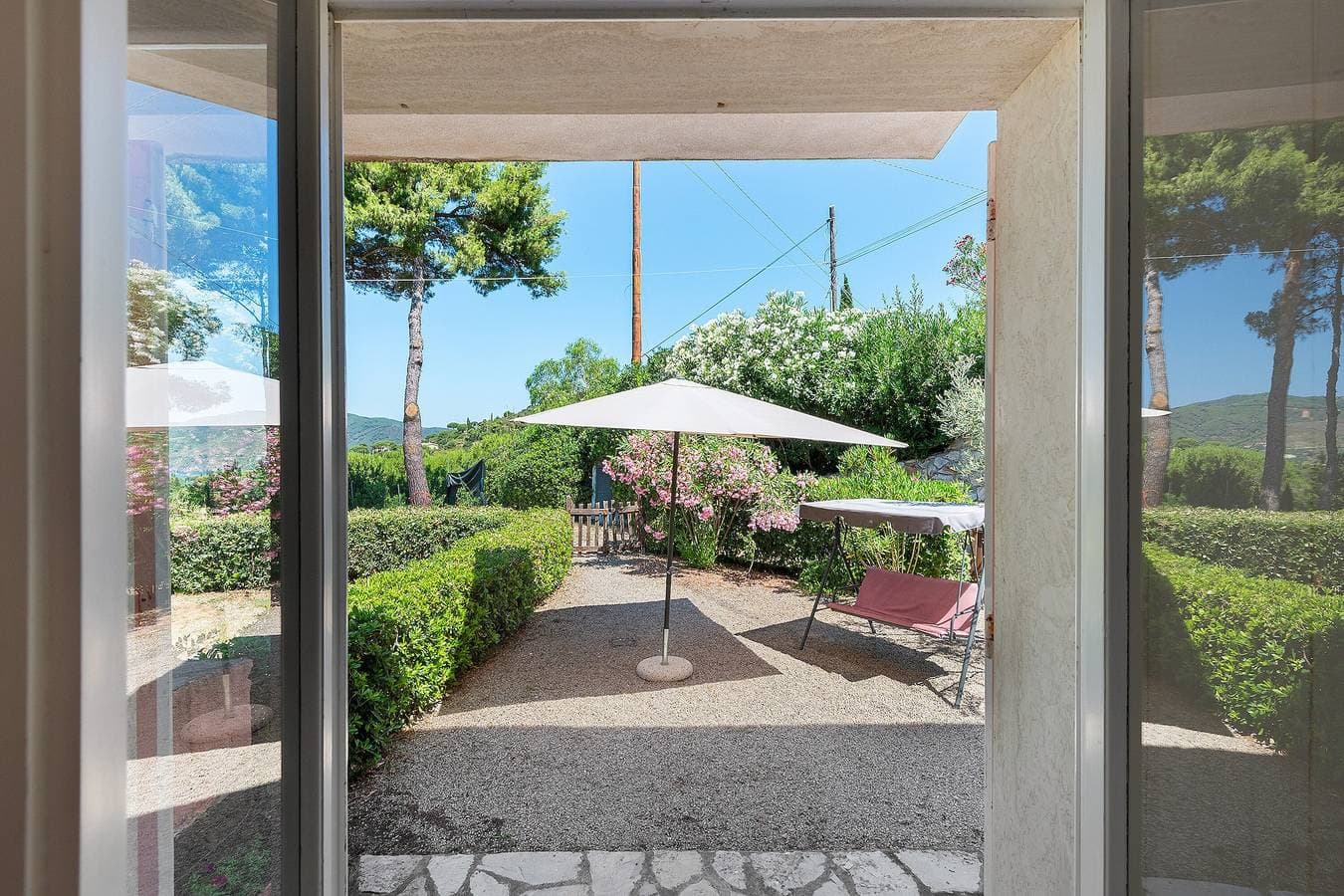 Foto 5 von 25: Ferienwohnung 'Villetta Barabarca am Golfo Stella' mit Meerblick & privatem Garten