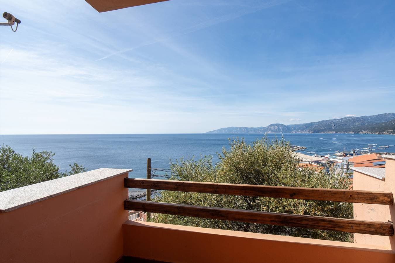 Foto 2 von 22: Ferienhaus 'Panoramico Splendida Vista Mare' mit Meerblick, WLAN und Klimaanlage