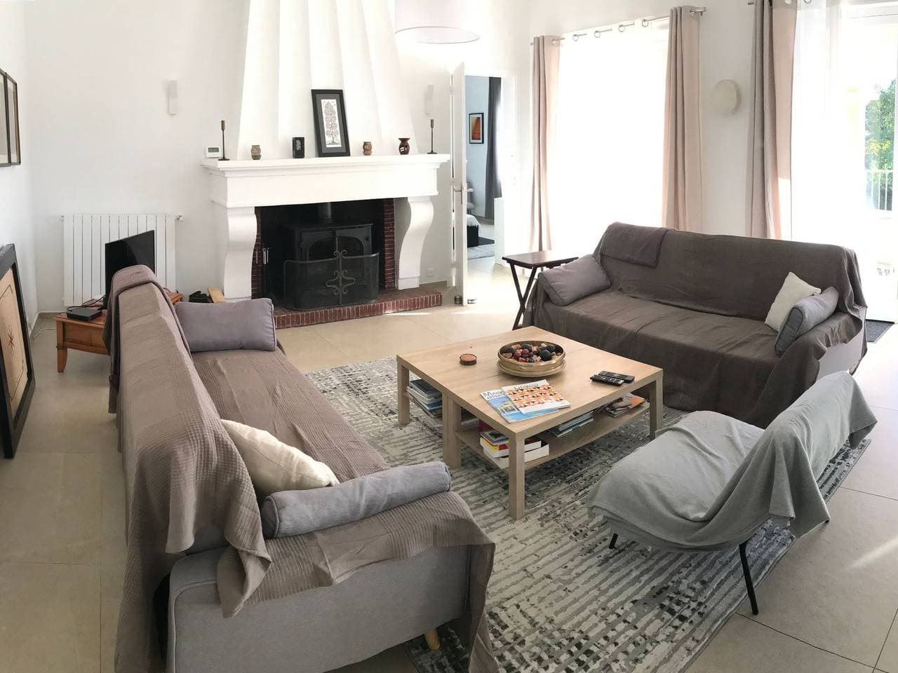 Foto 12 von 32: Geräumige und elegante Villa mit großem Garten, Swimmingpool und 3 Schlafzimmer