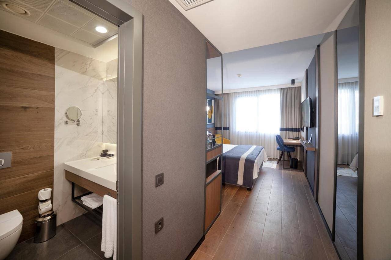 Foto 5 von 9: King Room with Balcony