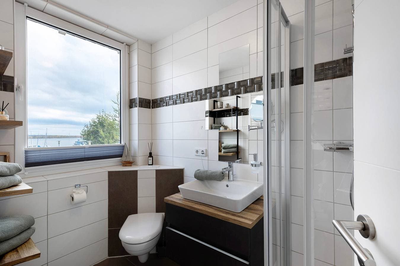 Foto 12 von 19: Ferienwohnung 'Seeschwalbe - Marina Mücheln' mit Seeblick, Wi-Fi und Klimaanlage