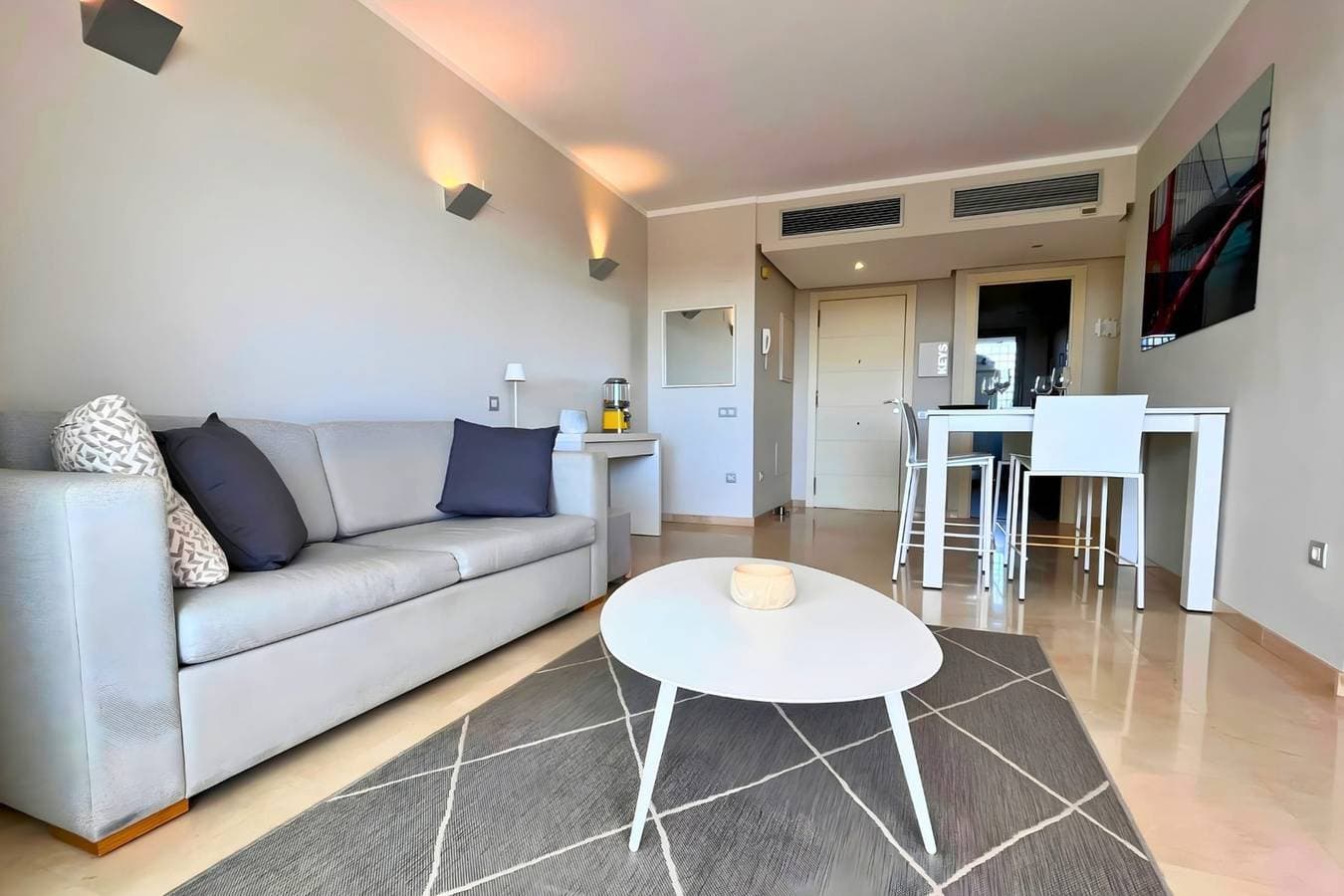 Foto 8 von 63: Ferienwohnung für 4 Personen mit Pool