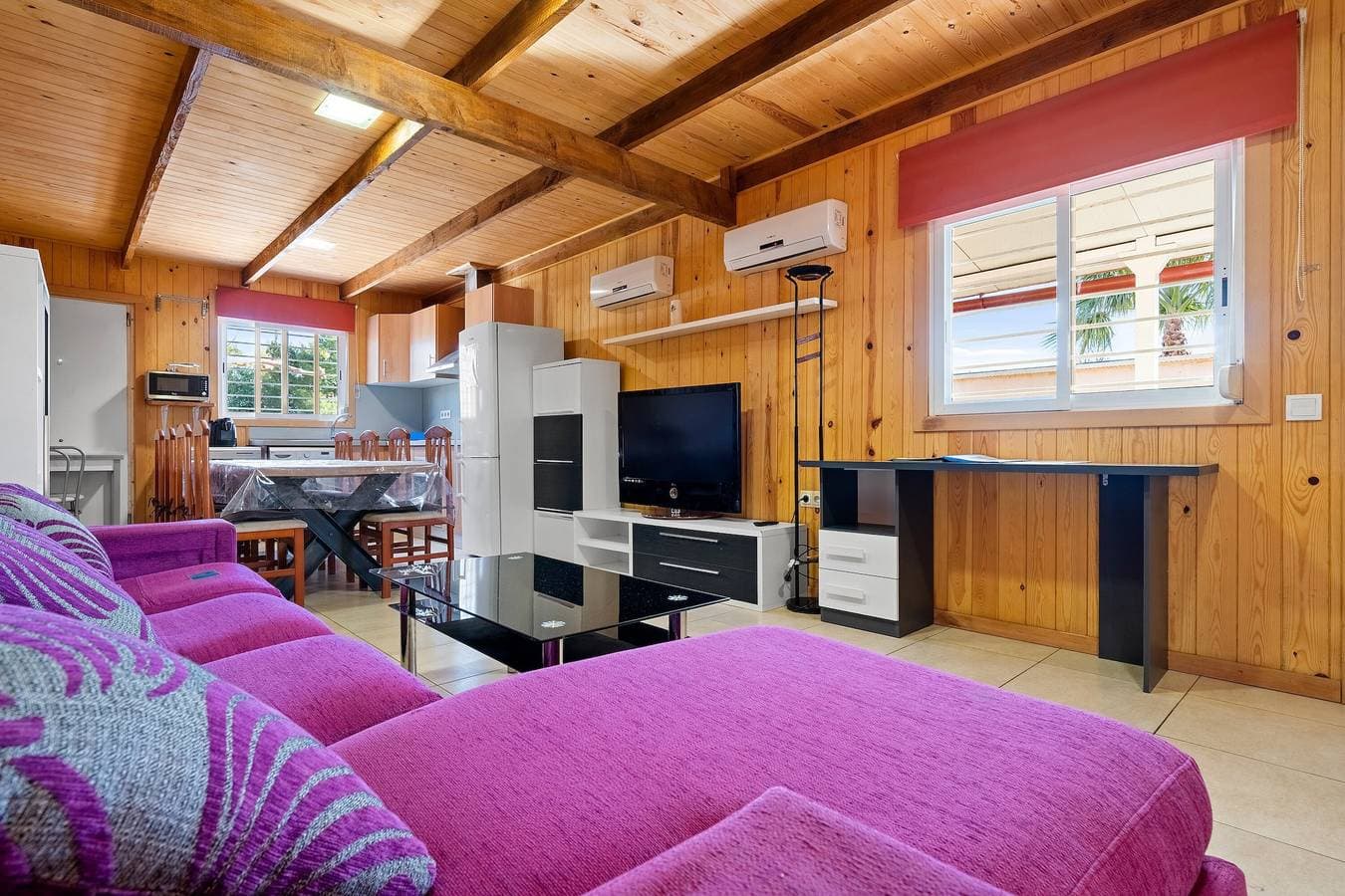 Foto 3 von 38: Ferienhaus "Delta" mit Gemeinschaftspool, Garten und WLAN