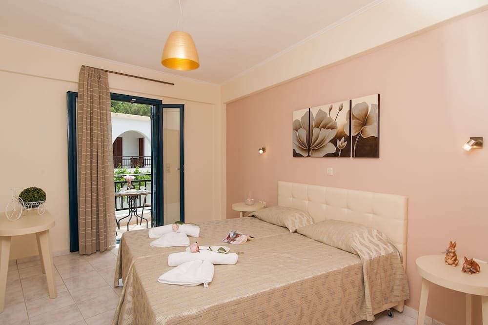 Foto 3 von 30: Zweistöckige Villa mit Pool in einer entspannten Umgebung