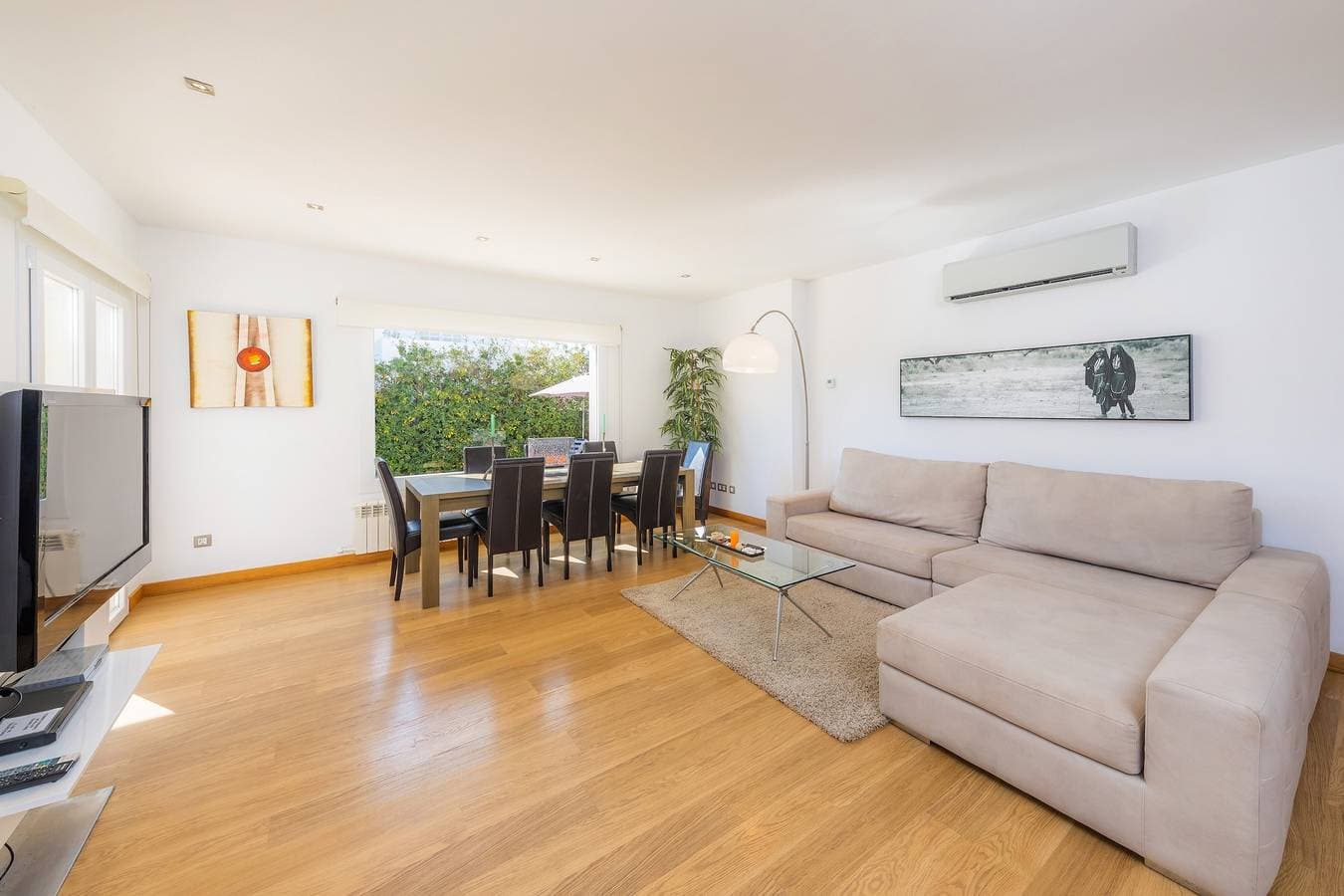 Foto 9 von 41: Fantastische Villa mit Pool, Dachterrasse, Klimaanlage und WLAN