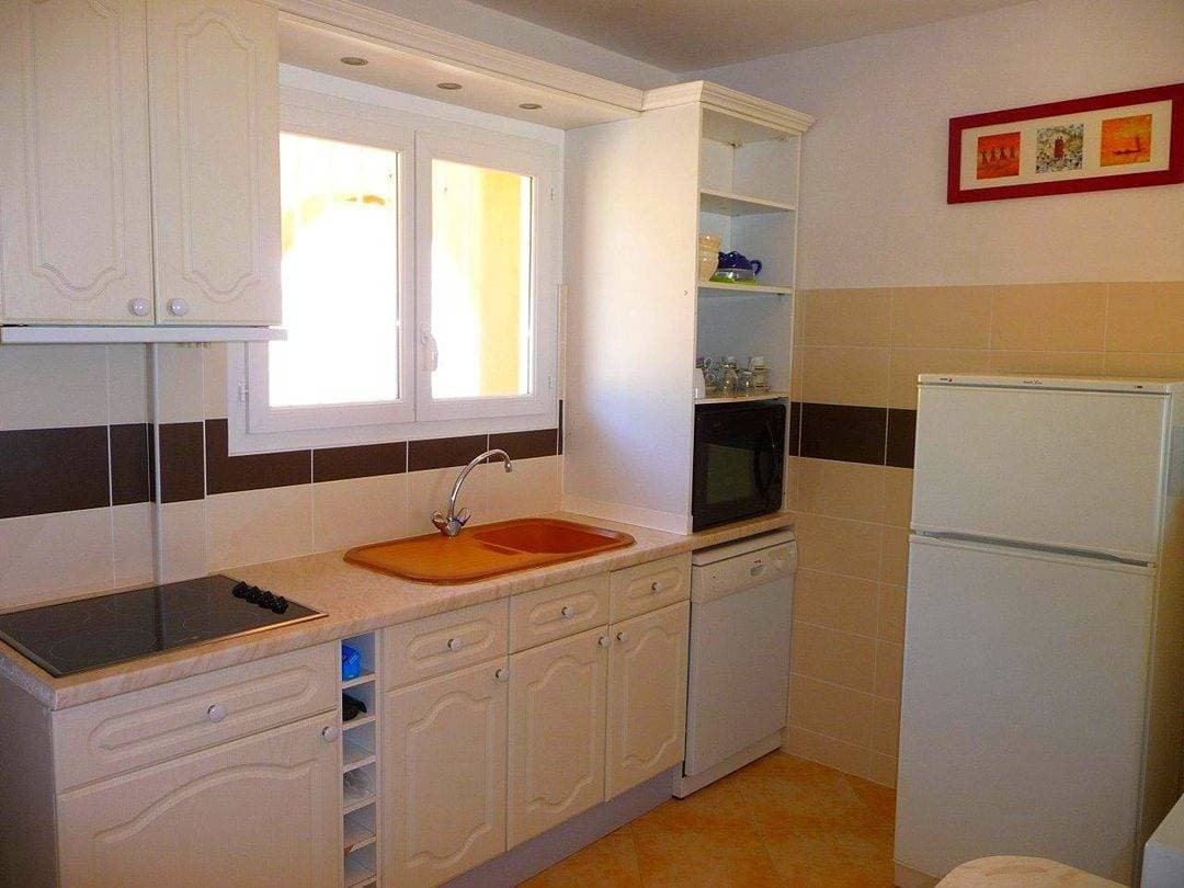 Foto 10 von 26: (4) Apartment mit Beheiztem Pool und Blick Aufs Meer zu 10 meter vom Strand