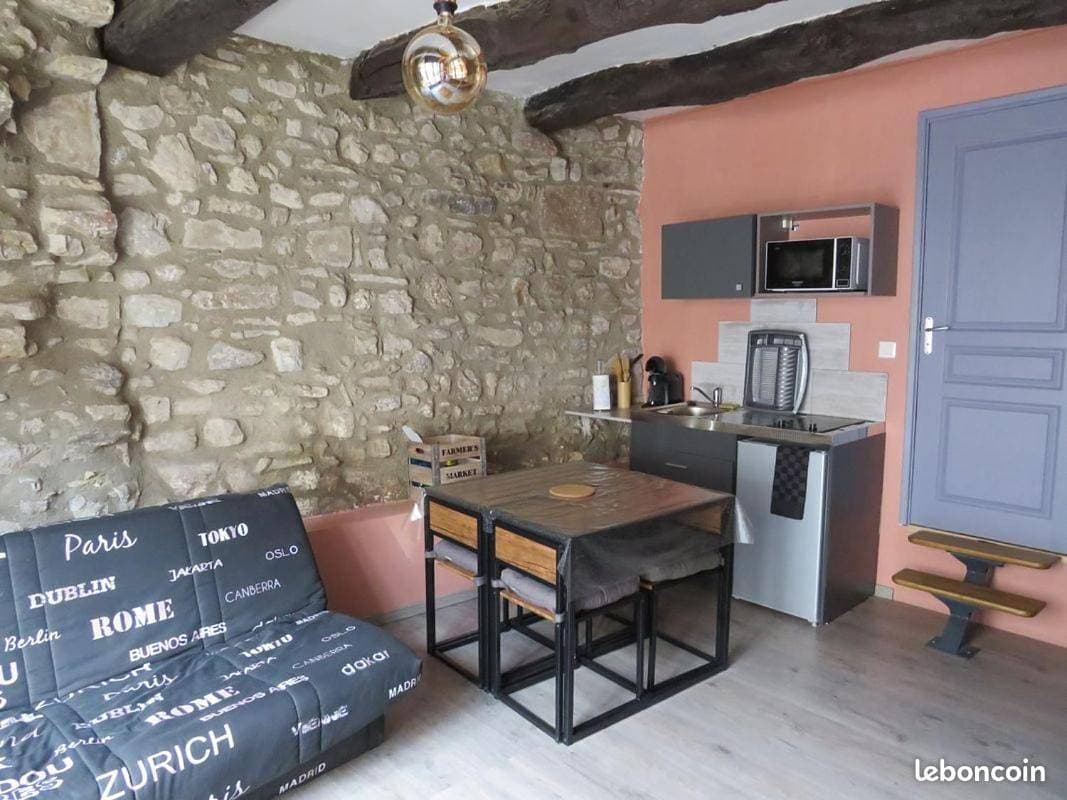 Studio dans maison de village au calme 1
