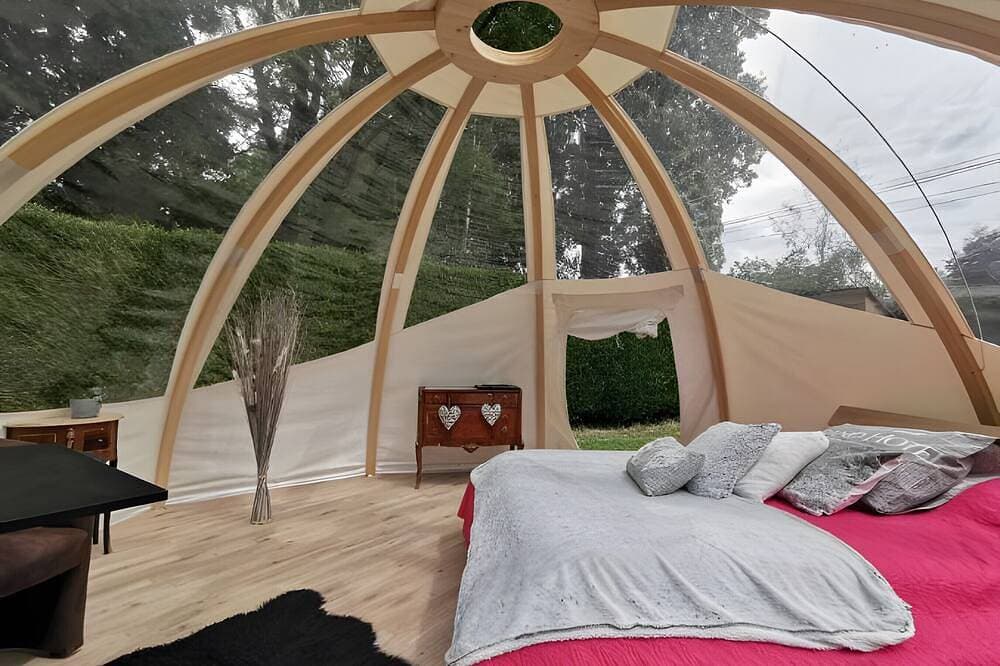 Foto 3 von 27: Gästezimmer „Bulle des Châteaux“ mit WLAN und Pool