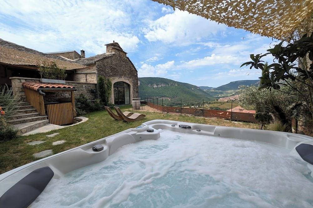 La Louverie | Private Jacuzzi | View of the Gorges du Tarn 1