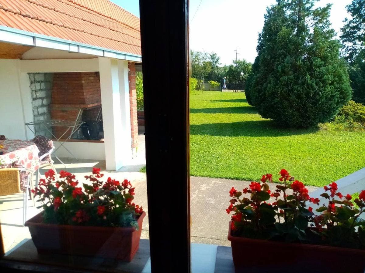Foto 5 von 49: Ferienwohnung für 6 Personen mit Garten