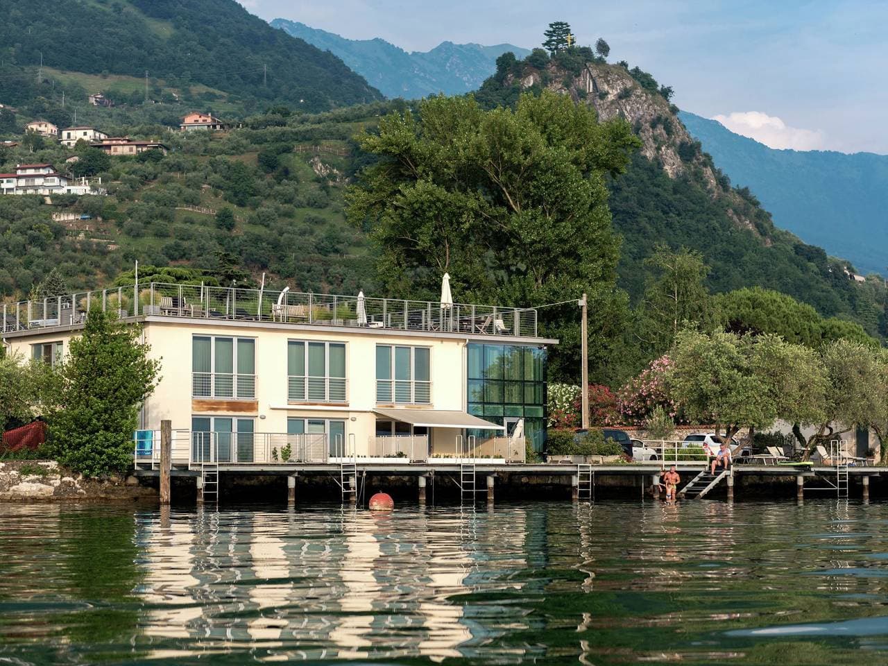 Rückzugsort am See mit Garten 1
