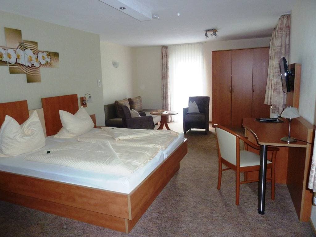 Foto 3 von 15: Haus Waldfrieden - Pension Haus Waldfrieden MeineCardPlus Doppelzimmer