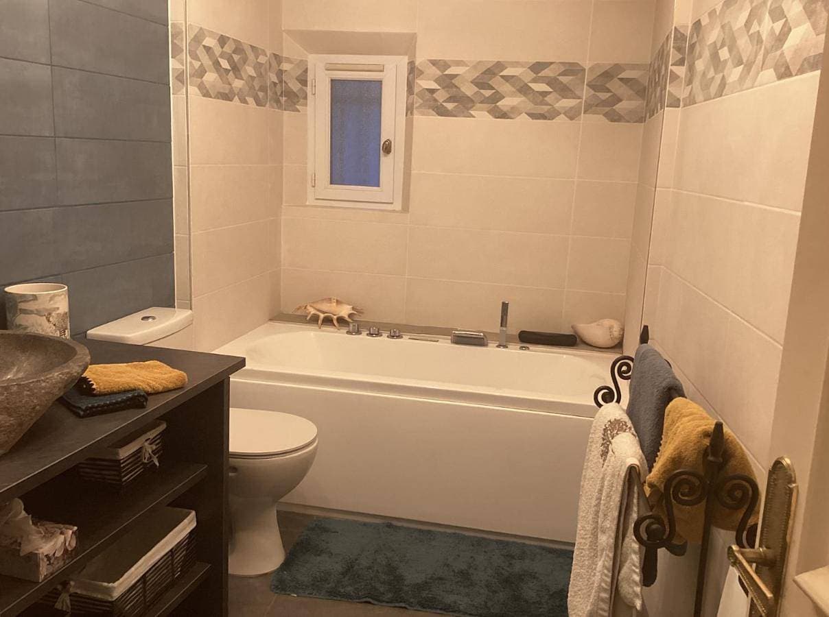 Foto 4 von 7: Double Room with Private Bathroom