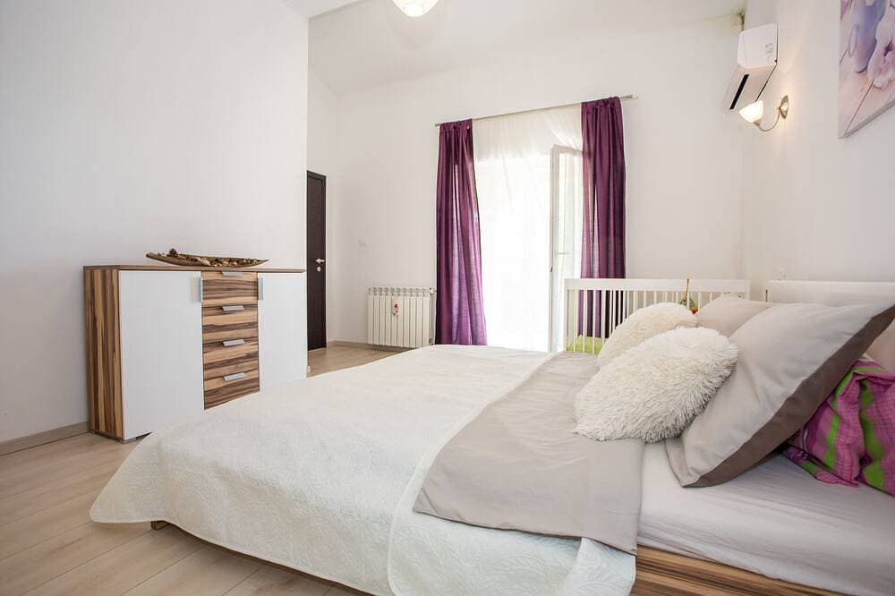 Foto 5 von 30: Wunderschöne Villa mit Schwimmbad, Grill, WIfi, kostenloses WLAN