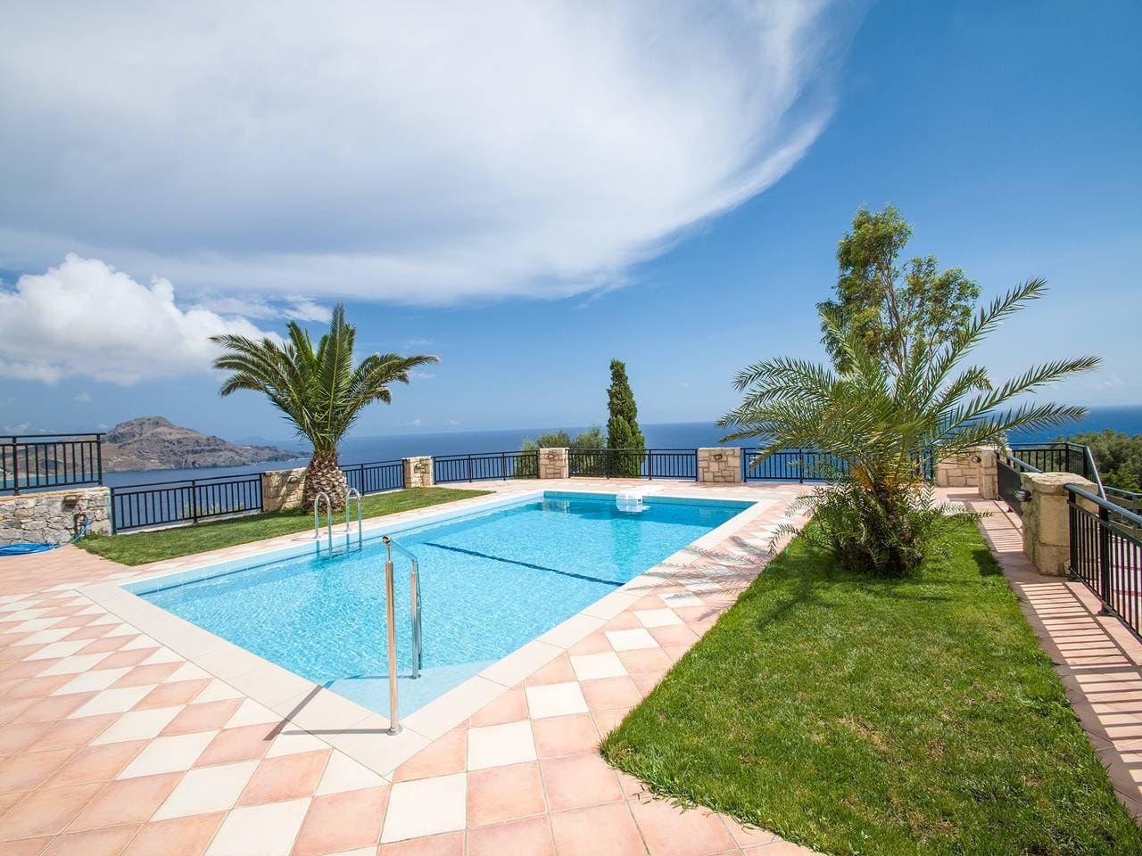 Foto 2 von 20: Haus am Strand von Souda mit Pool