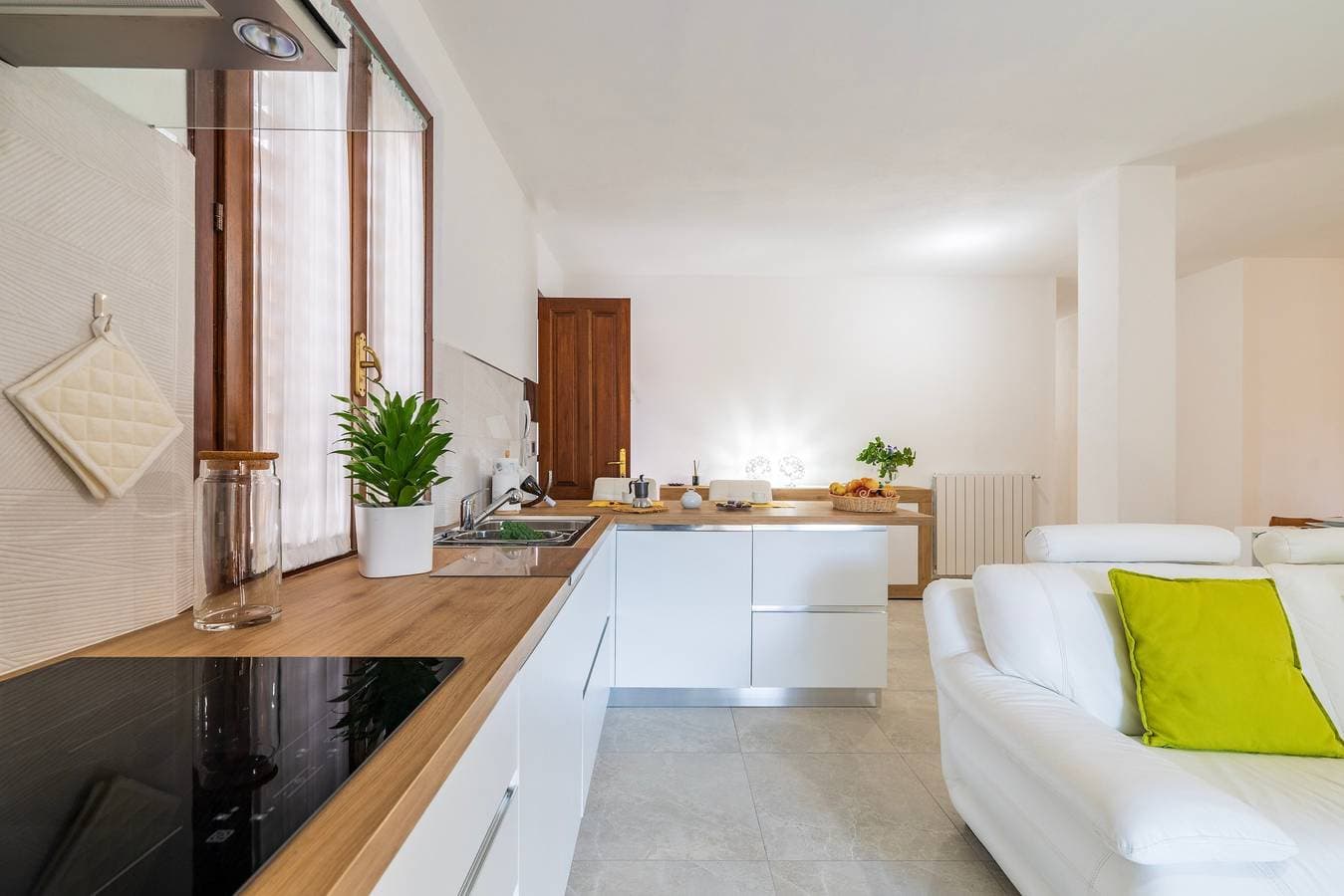 Foto 8 von 32: Ferienhaus 'Laura' mit privater Terrasse, Wi-Fi und Klimaanlage