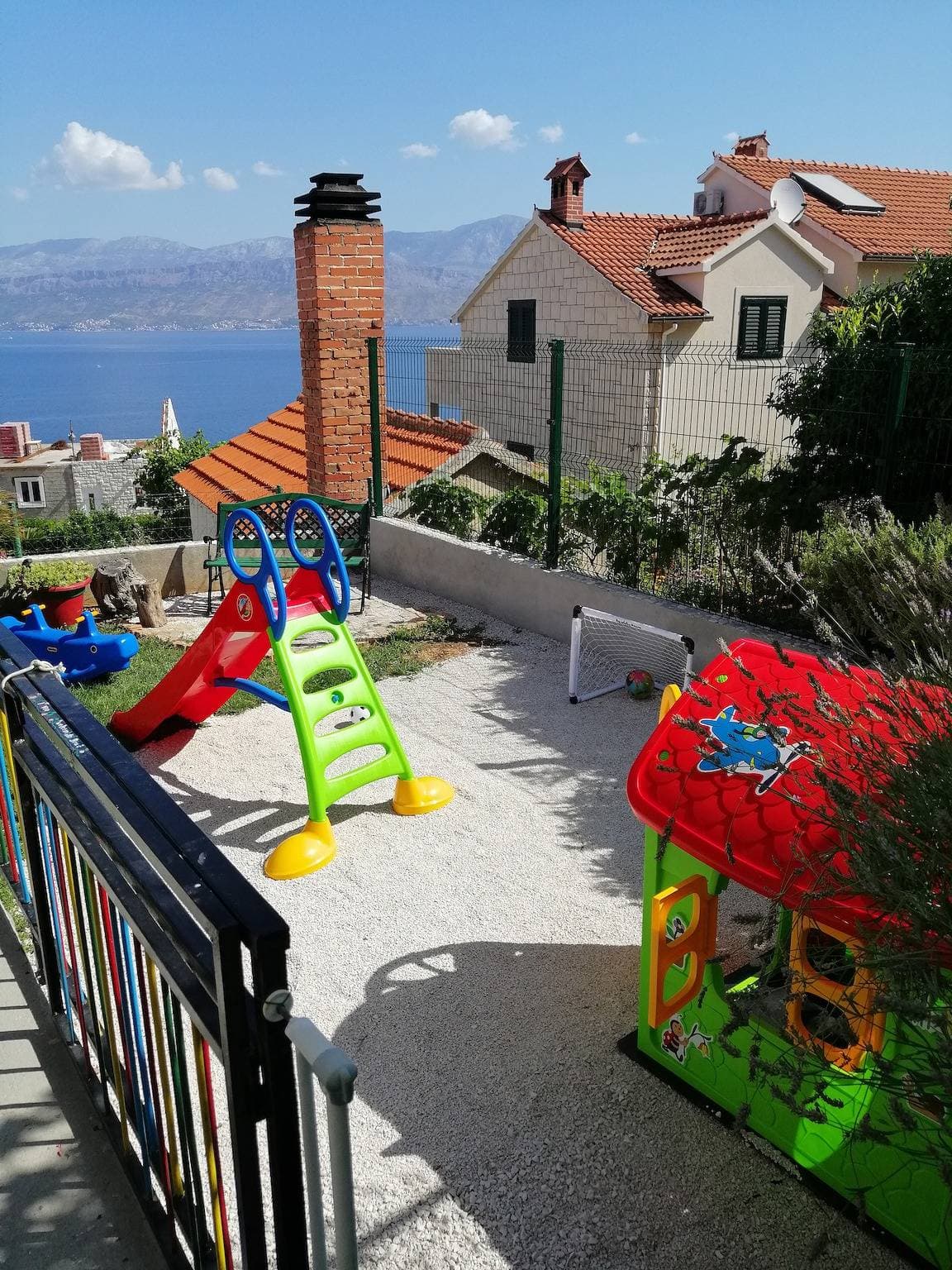 Foto 5 von 36: 1-Zimmer-Ferienwohnung mit Terrasse und Meerblick Postira (Brac) -a