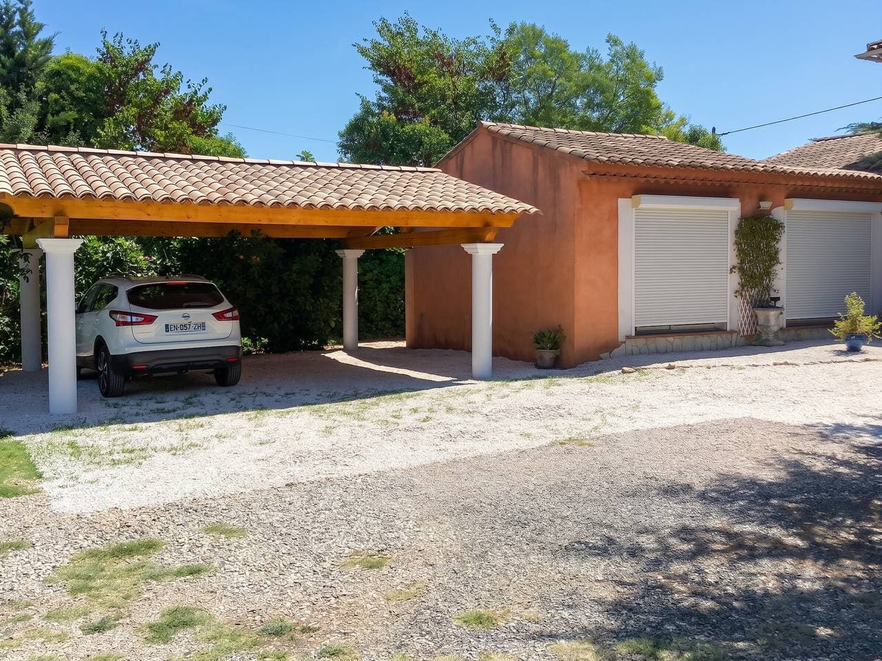 Foto 4 von 12: Charmantes Apartment in Le Muy mit Terrasse und Garten