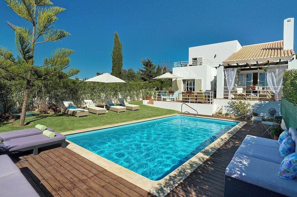 Delightful, modern villa in a quite and peaceful area. Private heated pool (opt) 1