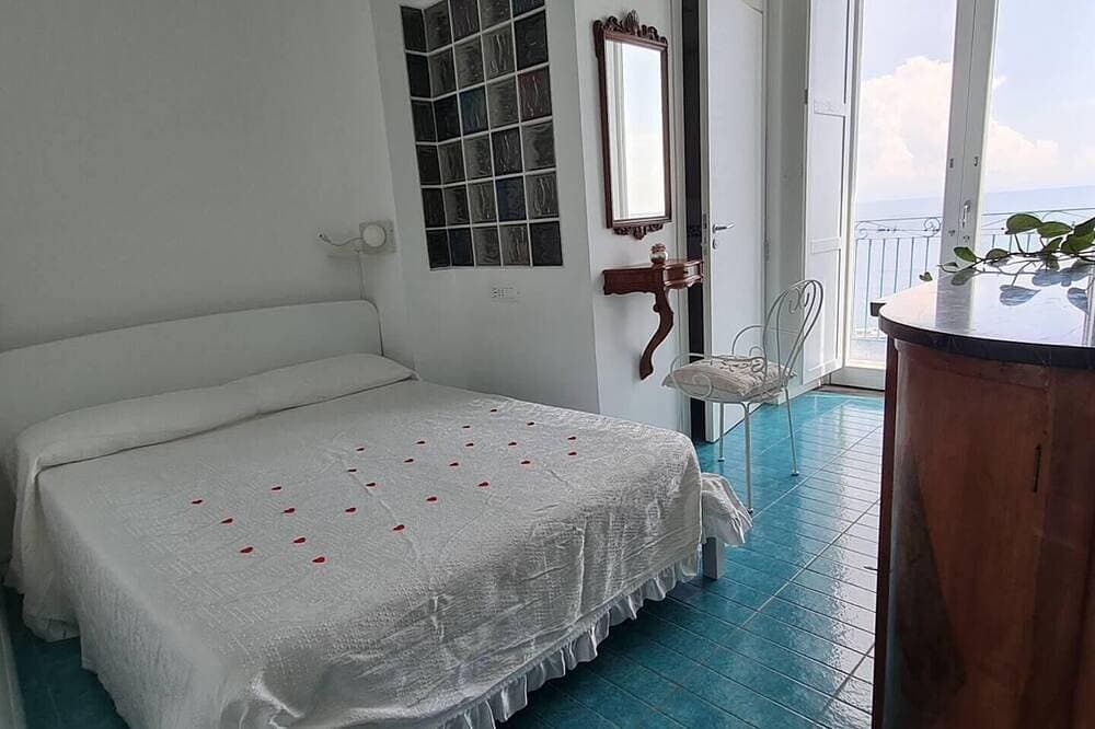 Foto 7 von 16: 2 Bed Flat - Sleeps 4 - Parking - Wifi