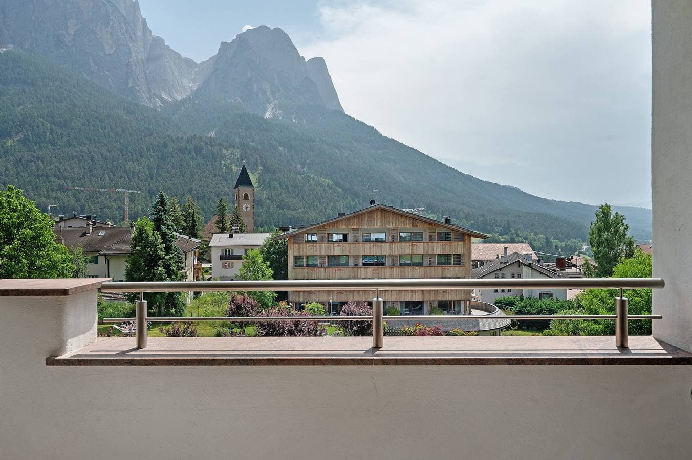 Foto 4 von 34: Ferienwohnung 'Residenz Nussbaumer Apt B' mit Bergblick, Gemeinschaftspool und Wi-Fi