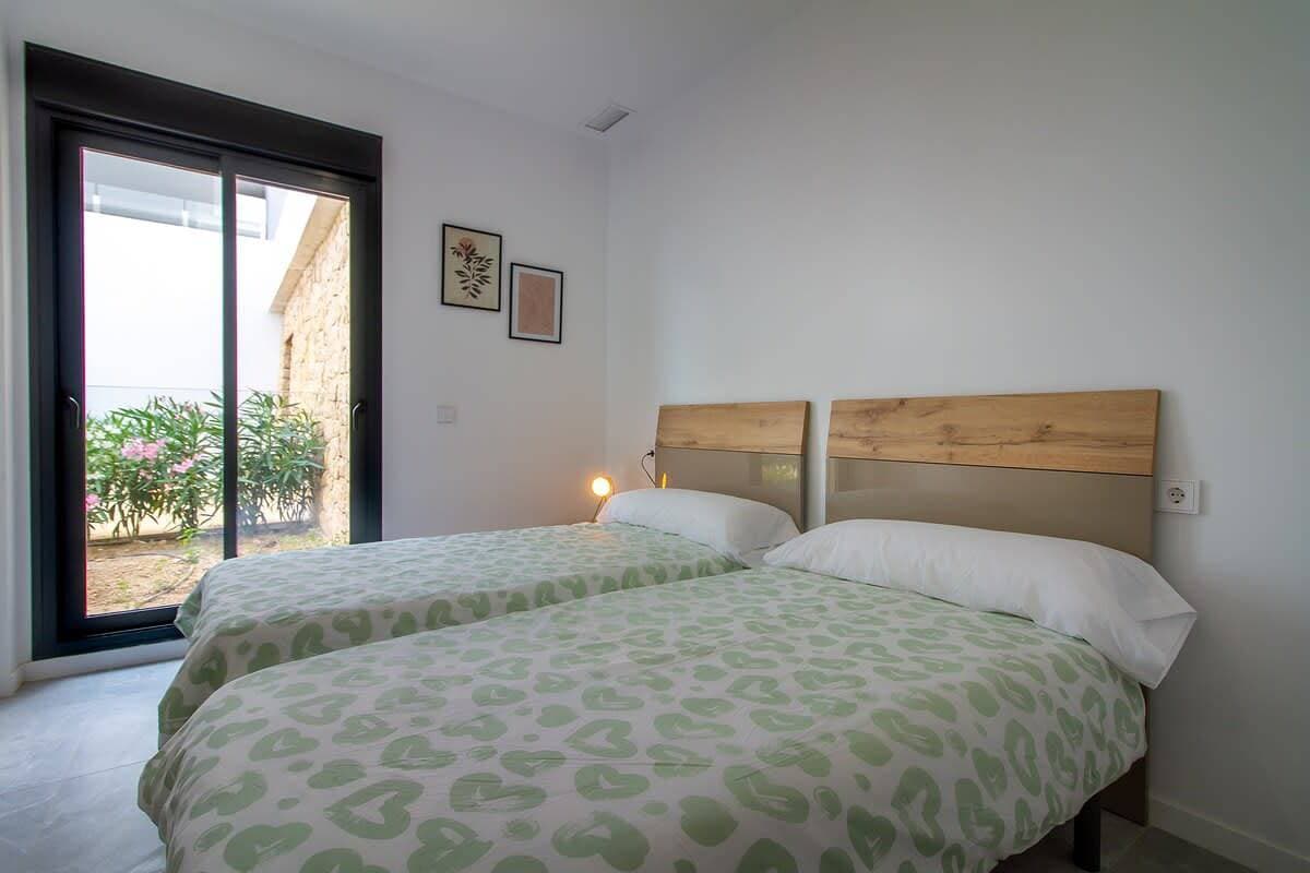 Foto 11 von 23: Pink Sea • 2 Bedroom • Pool • Camporrosso Village