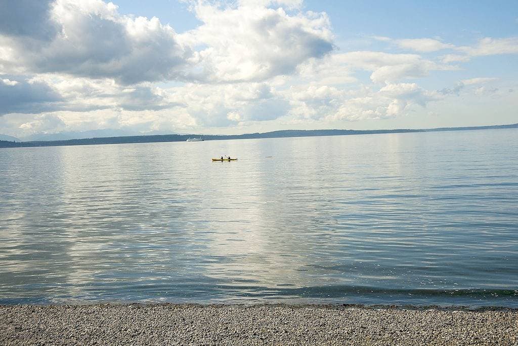 Foto 2 von 22: Beliebte Alki Strand Seattle Ferienhaus, Spaziergang zu den Restaurants
