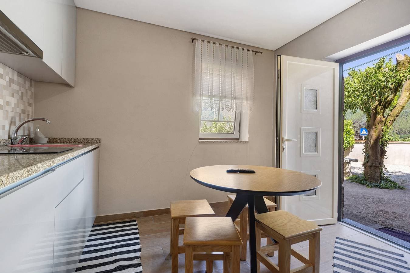 Foto 7 von 30: Ferienwohnung 'D' mit Bergblick, Wi-Fi und Klimaanlage