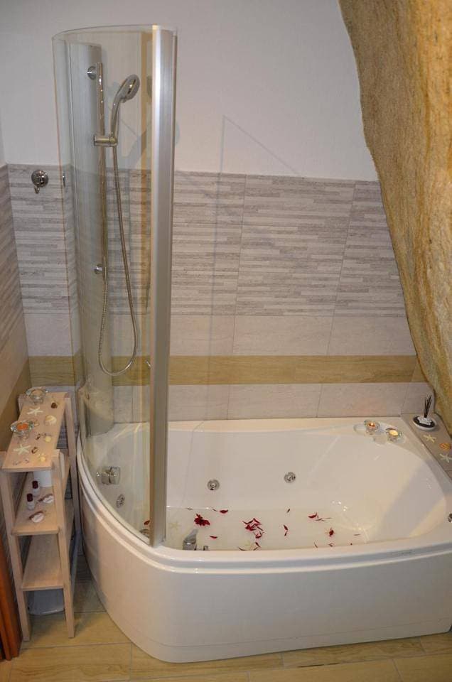 Foto 7 von 18: Double Room with Spa Bath