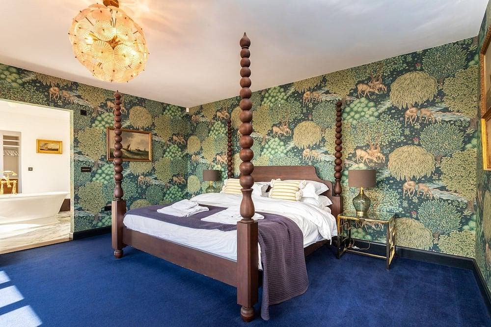 Foto 2 von 30: Heatherfield Hall - Sieben Schlafzimmer Villa, Schläft 14