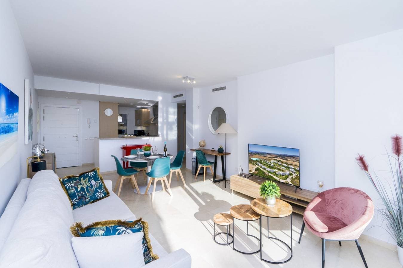 Foto 8 von 42: Stylish 2-Bed Apartment | Alcazaba Lagoon
