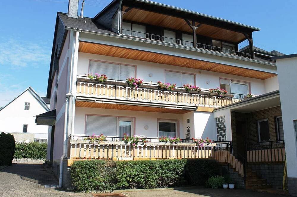 Foto 5 von 11: Doppelzimmer Nr. 1 - Ferienweingut Manfred Schneiders