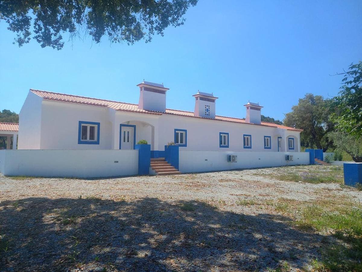 Foto 2 von 5: Three-Bedroom House