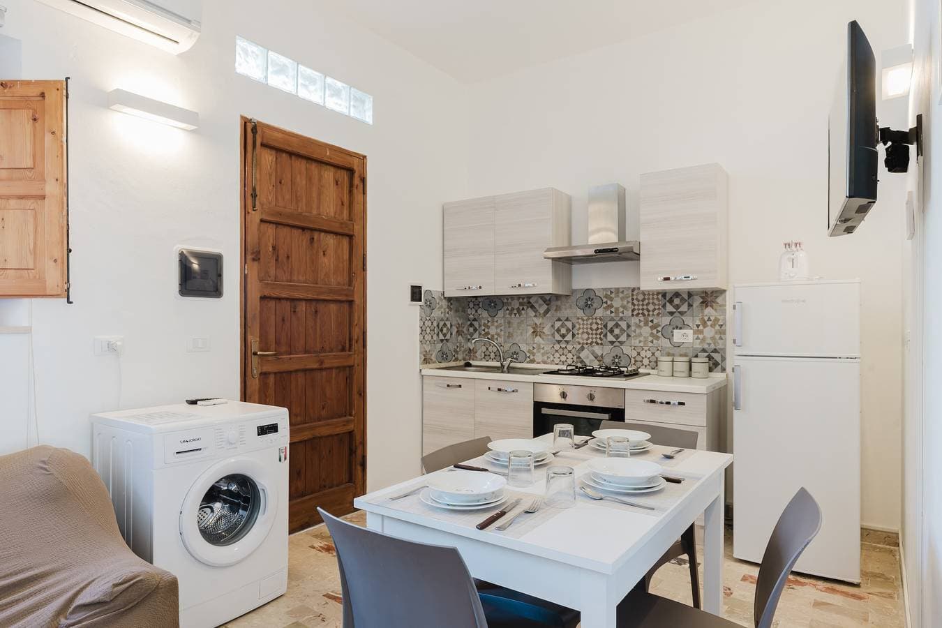 Foto 6 von 22: Ferienwohnung 'Sea Nest - Giardino E Spiaggia' mit Privatterrasse, Wi-Fi und Klimaanlage