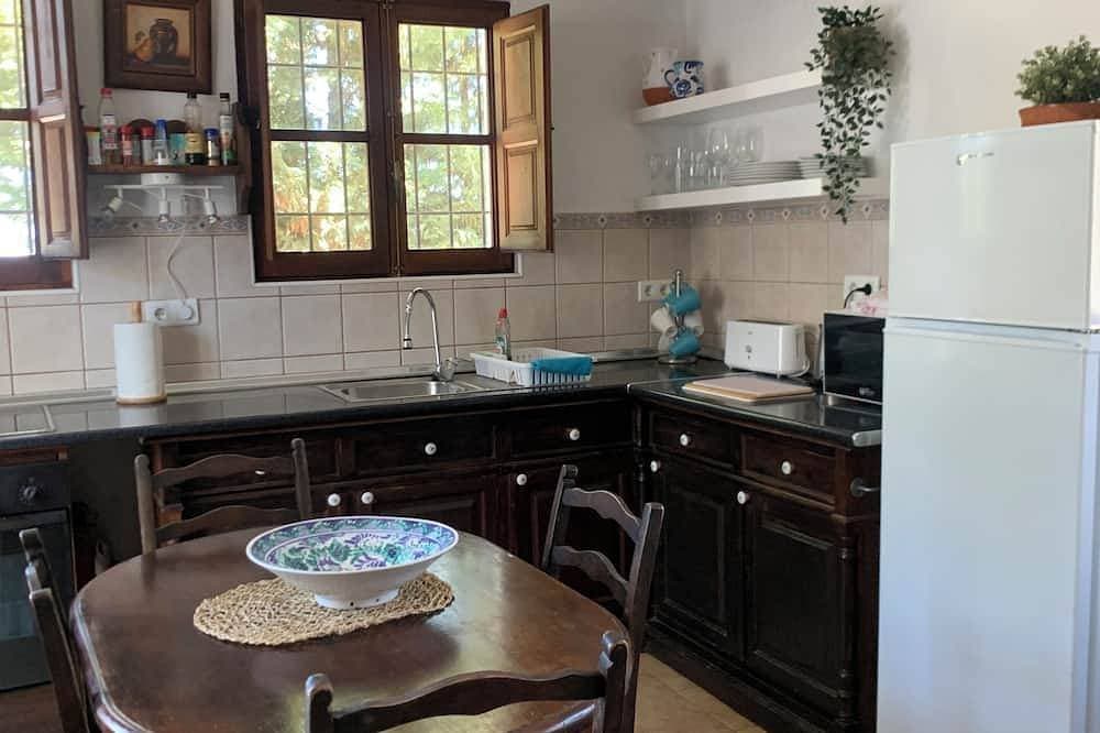 Foto 10 von 22: Private neu renovierte Villa mit spektakulärem Blick auf das Land, eigenem Pool, Garten