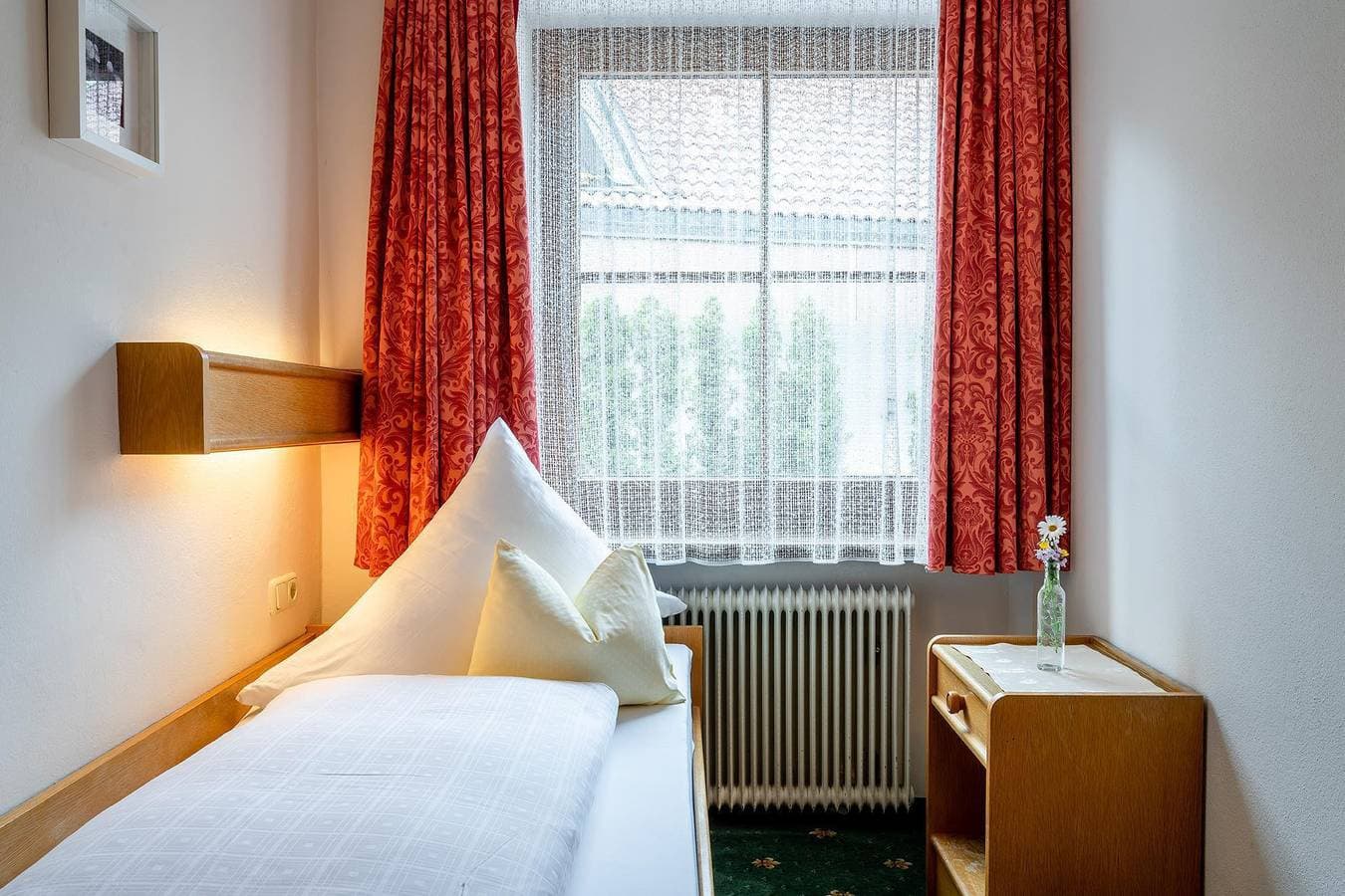 Foto 6 von 25: Familienzimmer (33 m²) - Balkon ab 14 Nächte