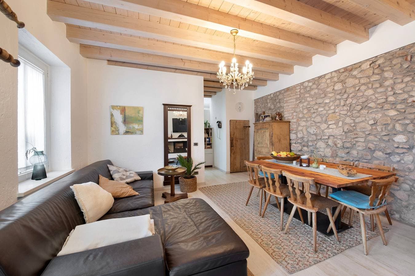 Foto 4 von 42: Ferienhaus Haus Siloah bei Desenzano, Weinfelder & Parkplatz