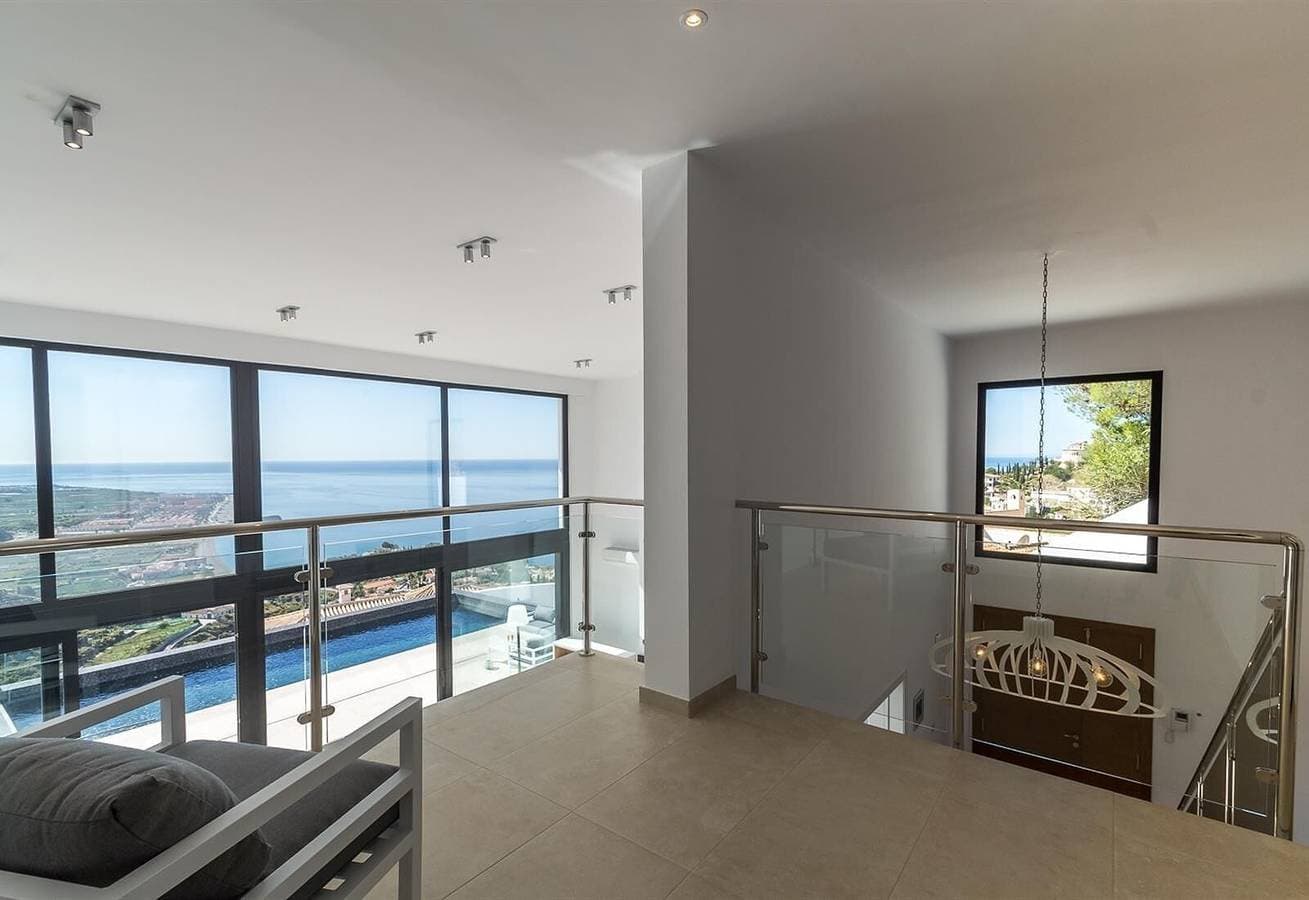 Foto 10 von 32: Villa "Royal" mit Meerblick, privatem Pool & WLAN