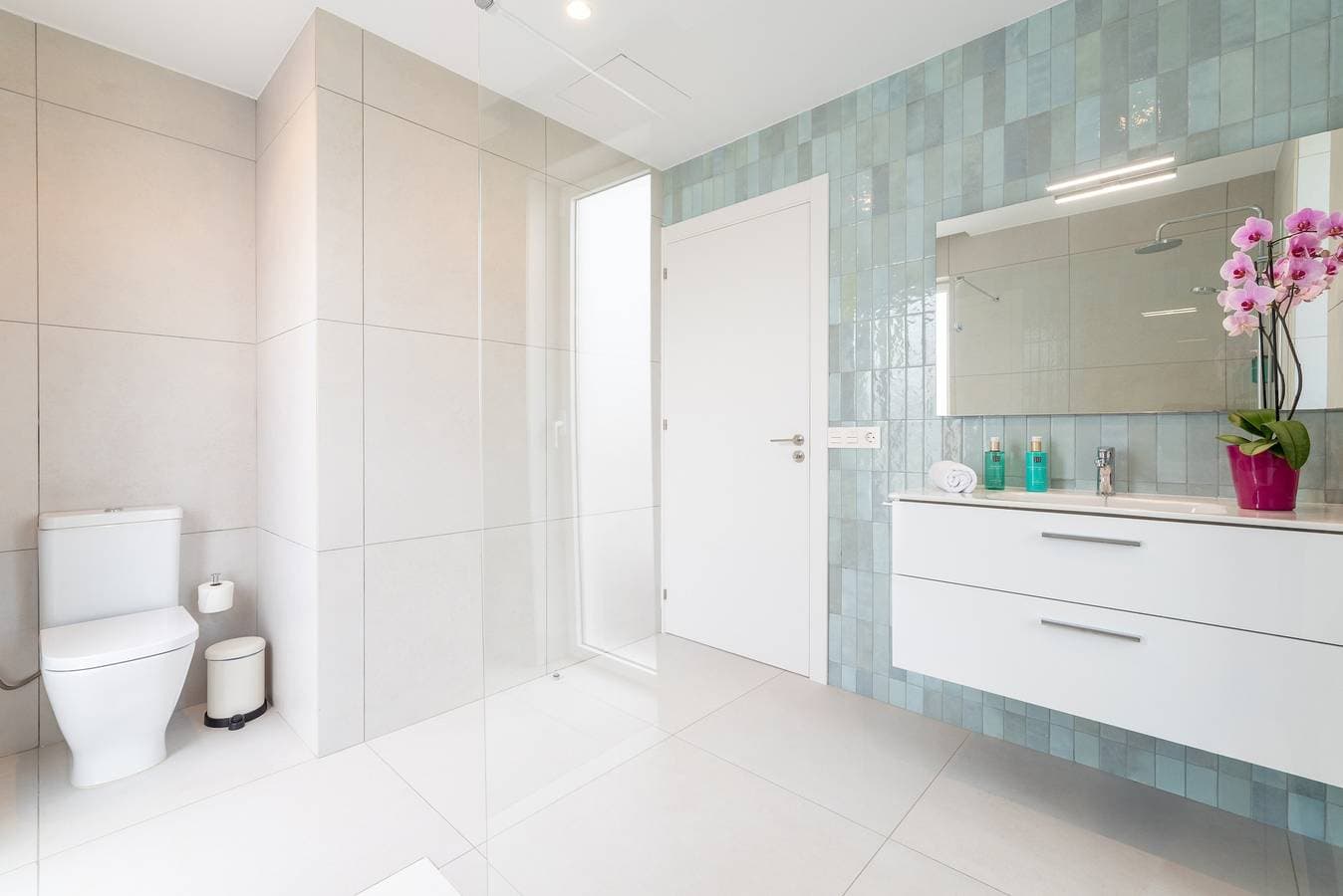 Foto 12 von 38: Villa 'Ereza Royal Elite Hoopoe 109' mit Meerblick, WLAN und Klimaanlage