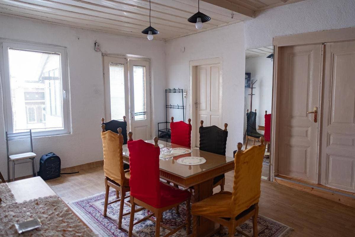 Foto 13 von 22: Geras Haus in der Nähe des Uhrturms