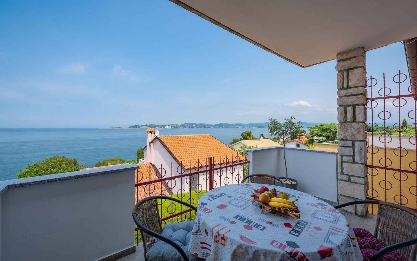 Ferienwohnung mit Meerblick  1