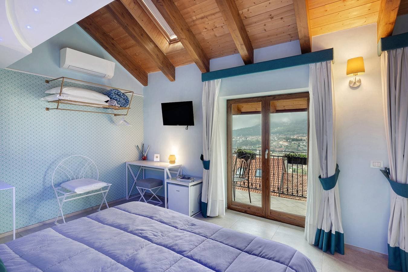 Foto 2 von 33: Appartement 'Donna Sofi' mit Meerblick, WLAN und Klimaanlage