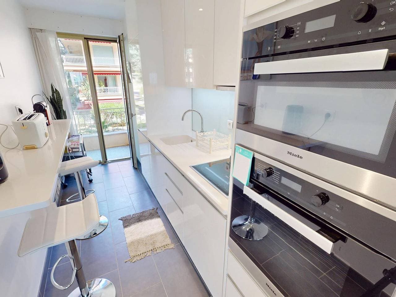 Foto 10 von 17: Geräumiges renoviertes 2P mit Meerblick, Terrasse und Garage